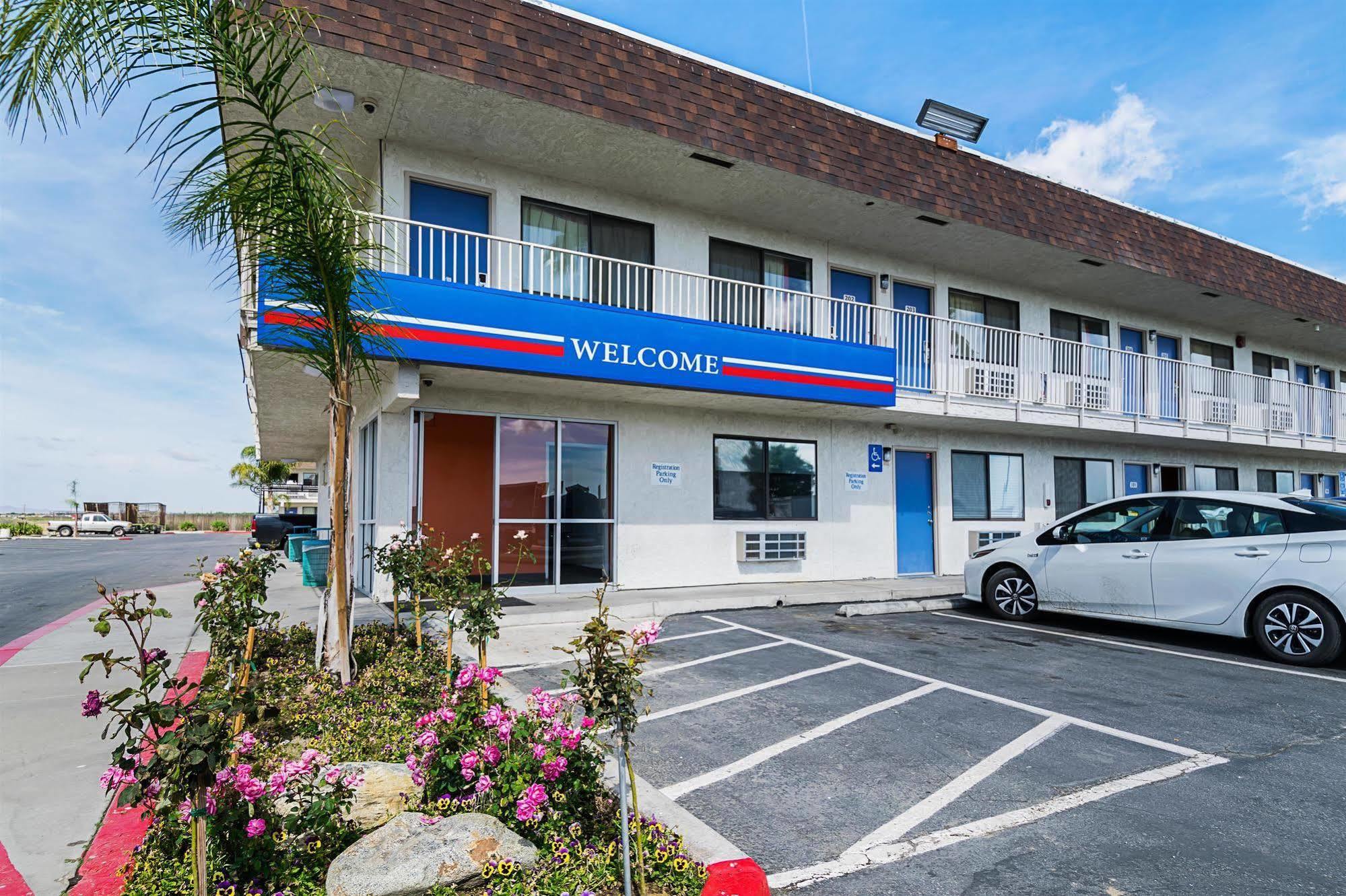 Motel 6 Lost Hills / Buttonwillow Racetrack Exteriér fotografie