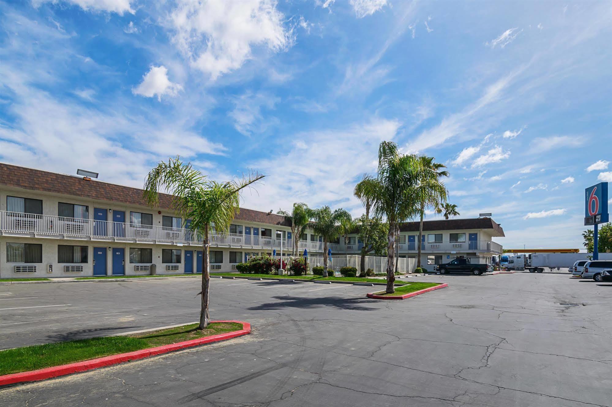 Motel 6 Lost Hills / Buttonwillow Racetrack Exteriér fotografie