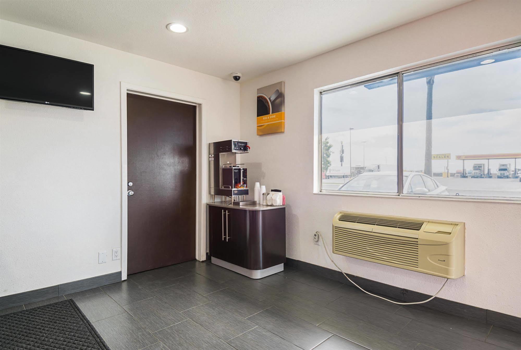 Motel 6 Lost Hills / Buttonwillow Racetrack Exteriér fotografie