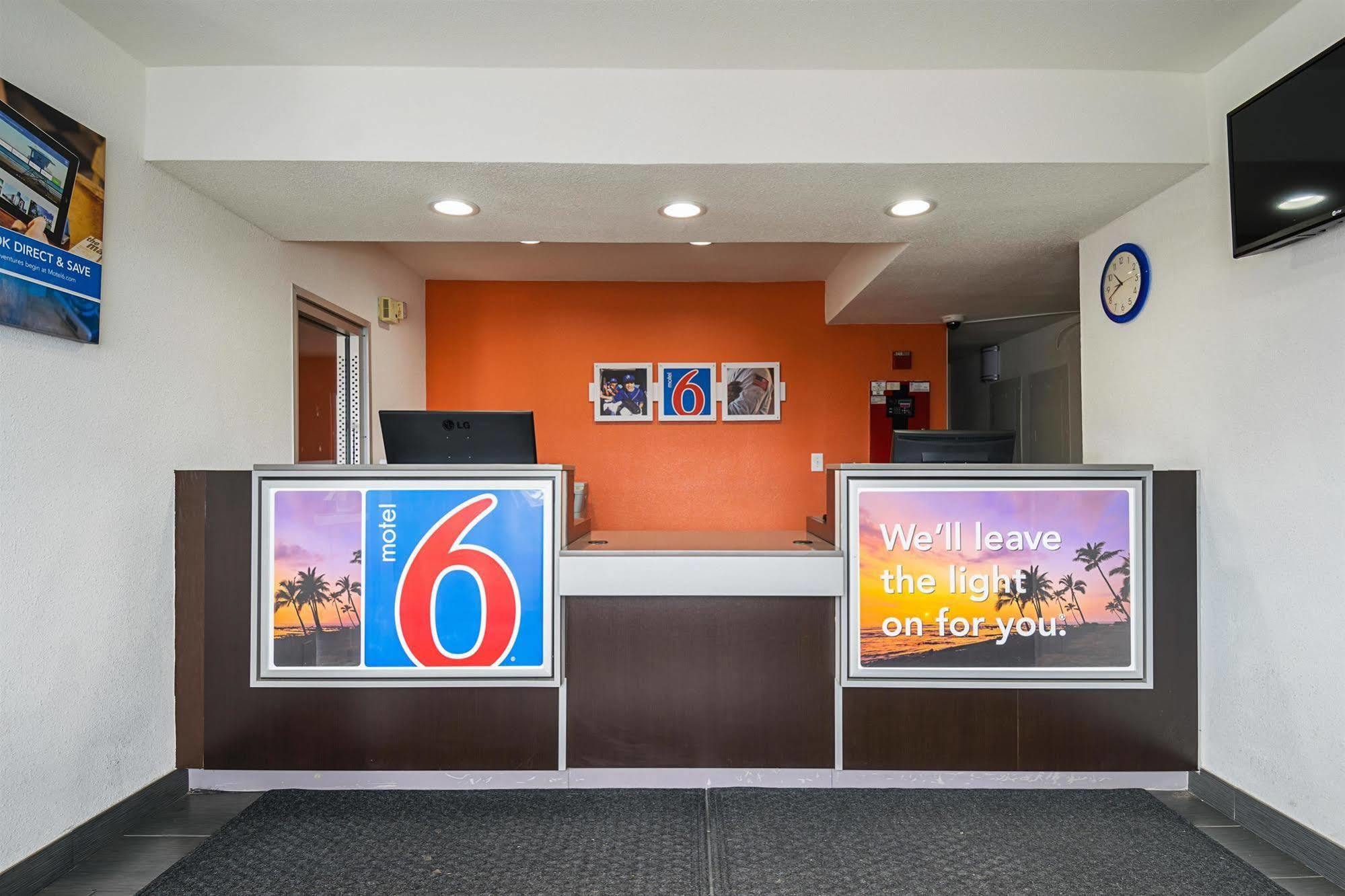 Motel 6 Lost Hills / Buttonwillow Racetrack Exteriér fotografie