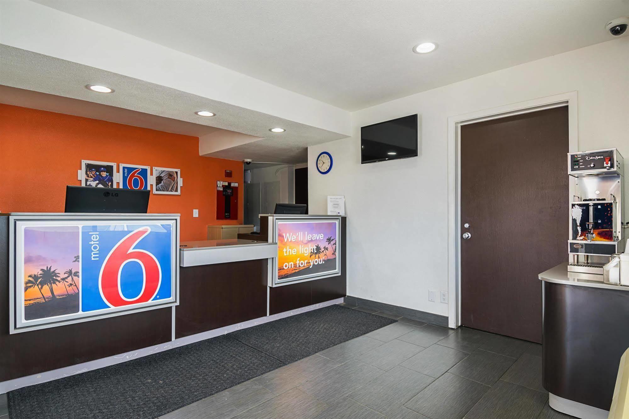 Motel 6 Lost Hills / Buttonwillow Racetrack Exteriér fotografie
