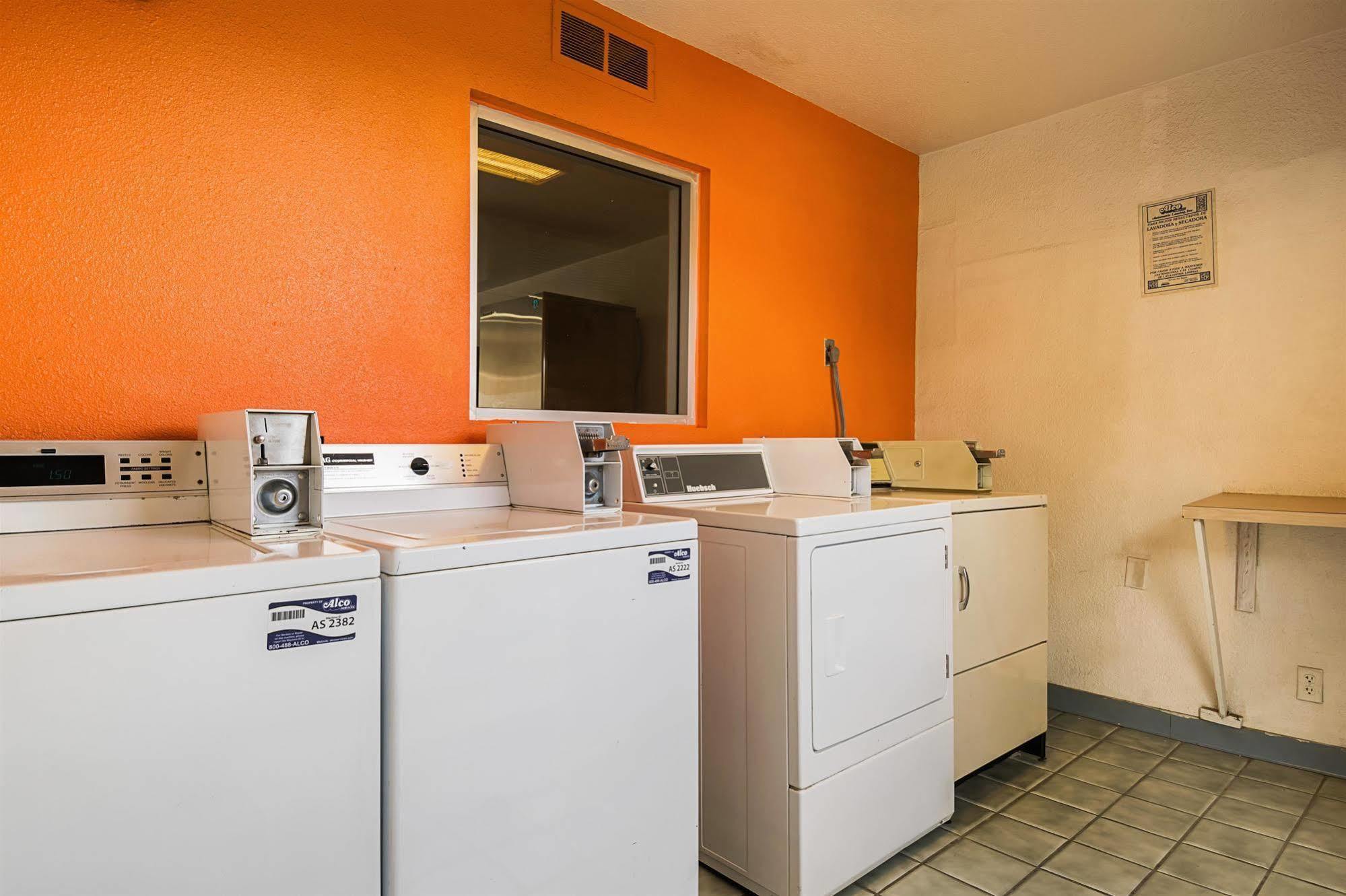 Motel 6 Lost Hills / Buttonwillow Racetrack Exteriér fotografie
