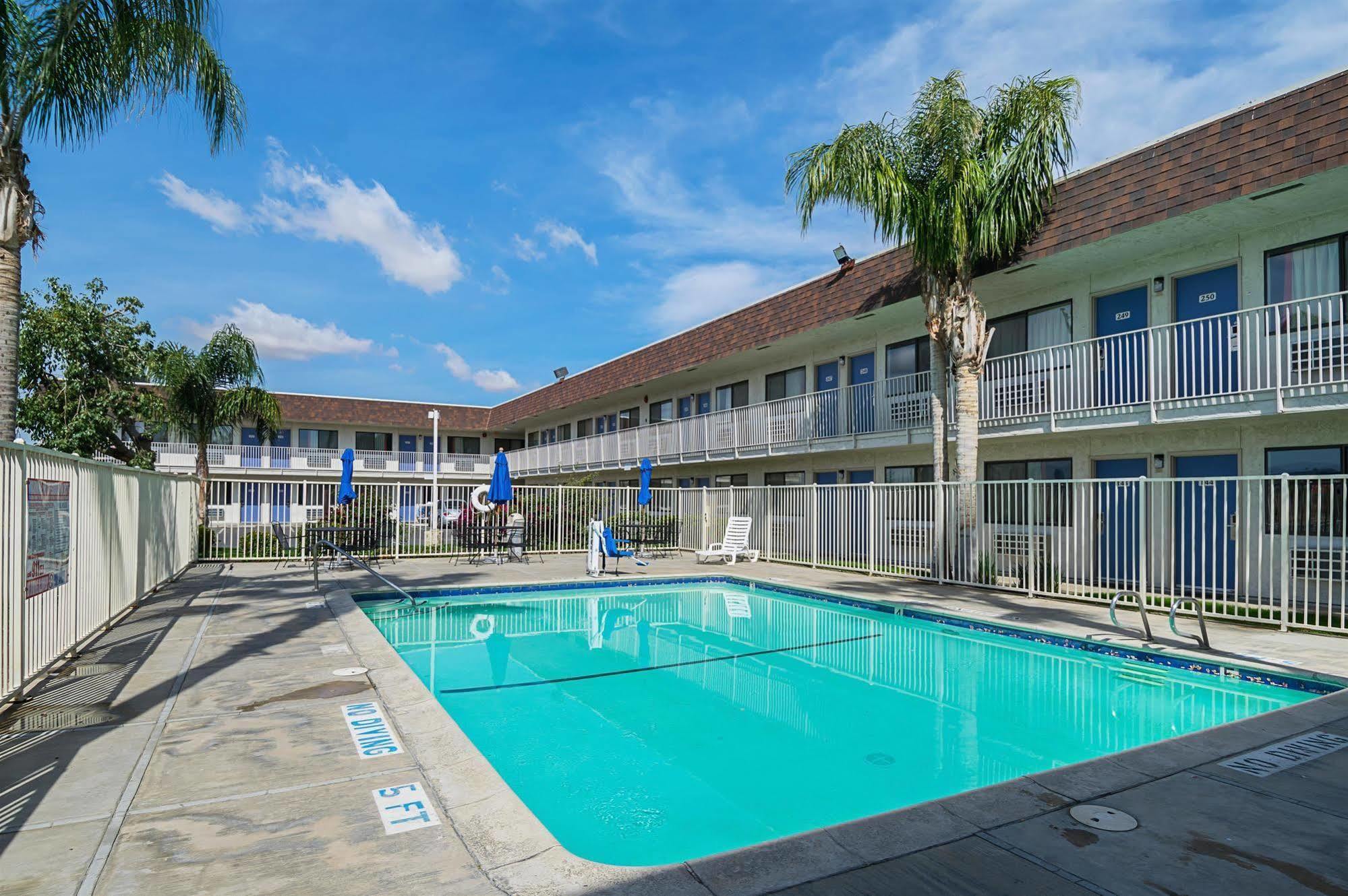 Motel 6 Lost Hills / Buttonwillow Racetrack Exteriér fotografie